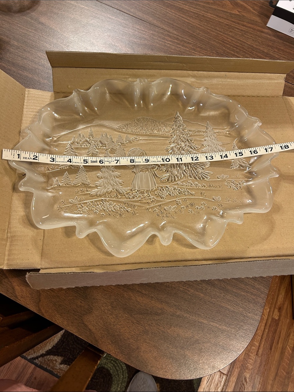 Glass Decorative Scalloped Serving Bowl - Frosted White